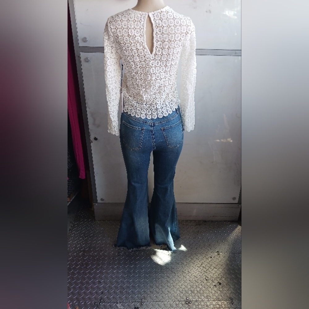 Blouse - Picture 2 of 3